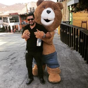 Meet your Posher, Roberto